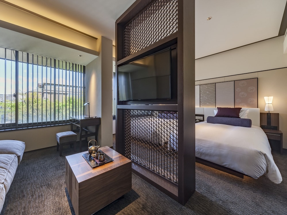 Superior Twin Room, Non Smoking photo 2