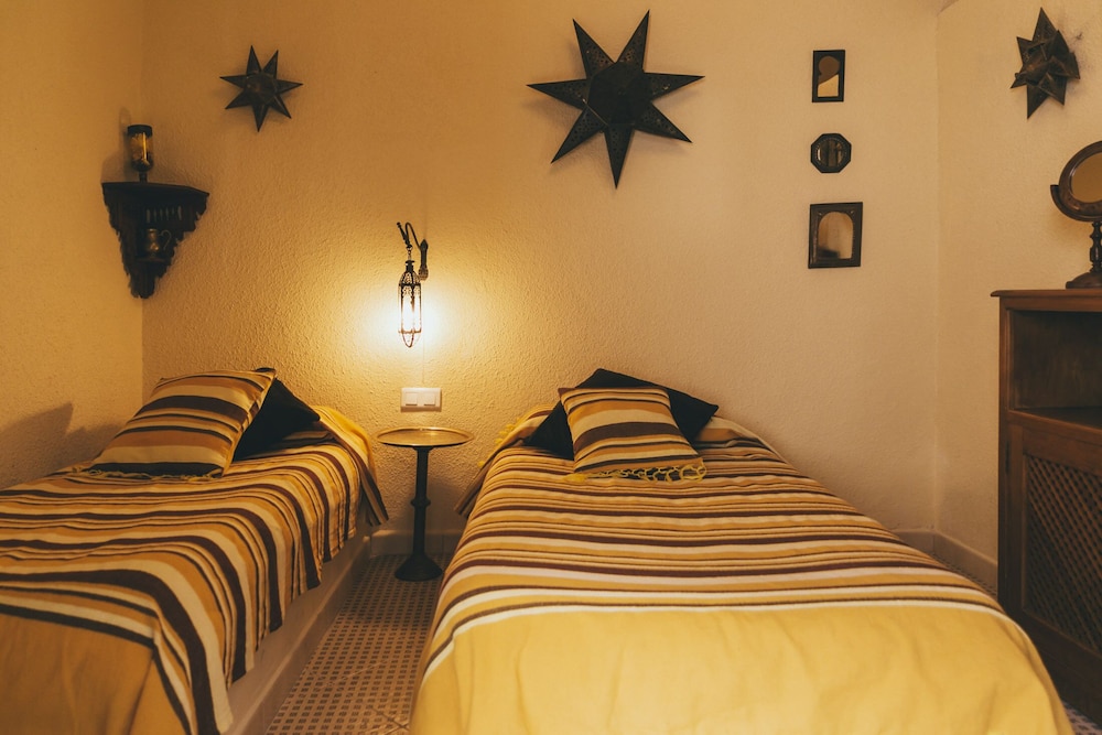 Classic Twin Room photo 3