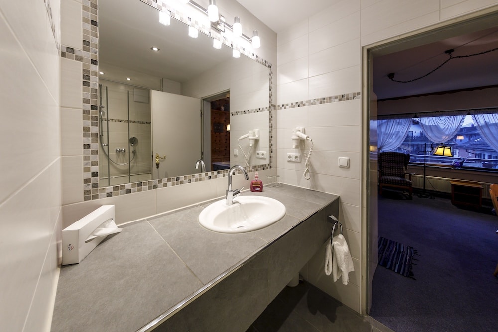 Junior Suite, 1 Bedroom, Balcony photo 3