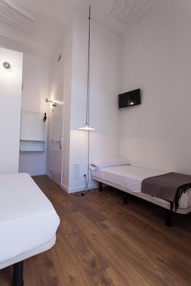 Family double room with 2 extra beds, private bathroom