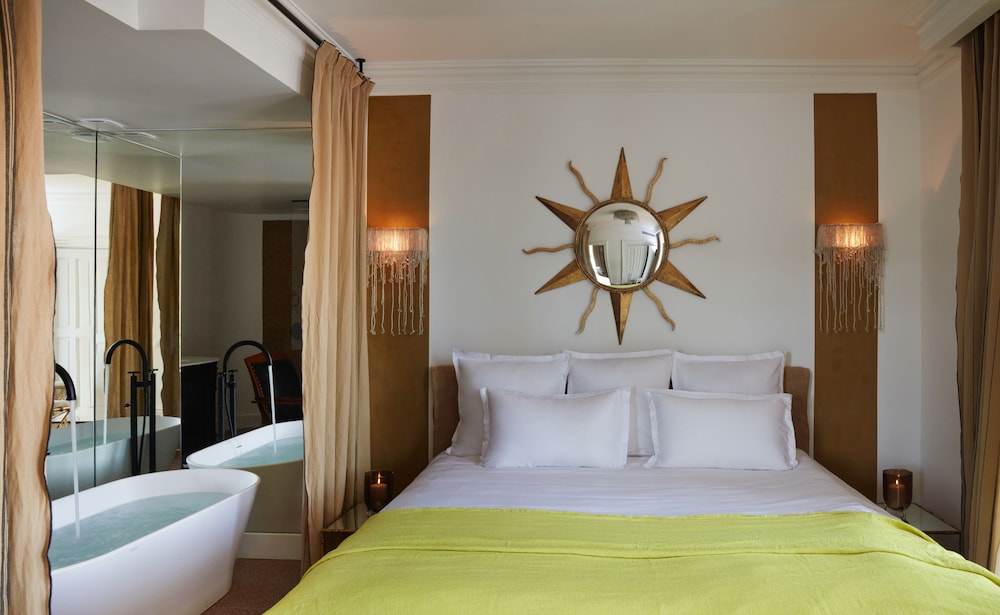 Superior Suite - Photo 1