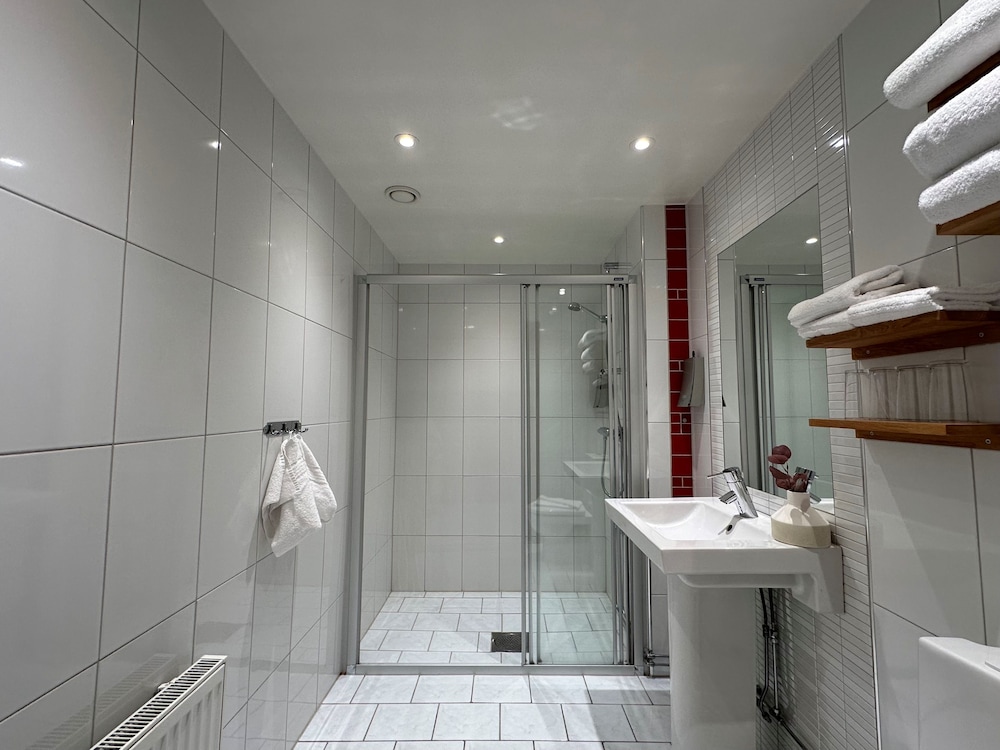 Superior Quadruple Room - Photo 5