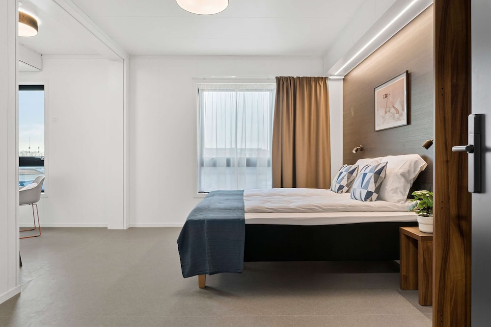 Family Room, 1 Queen Bed, Accessible, Non Smoking (with Sofabed) - Photo 3