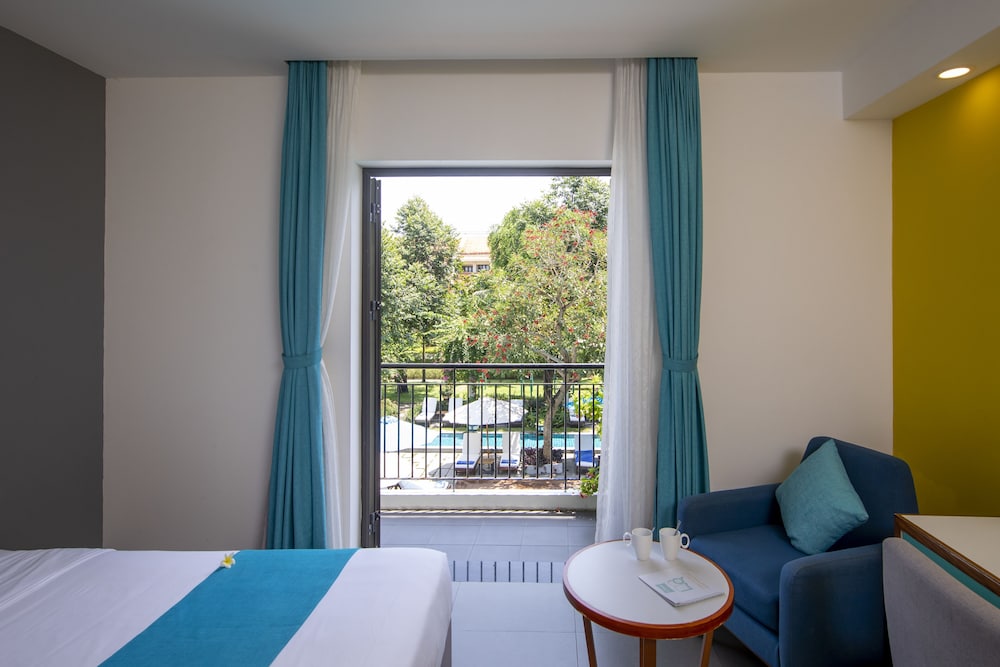 Deluxe Double Room, Balcony, Pool View photo 3