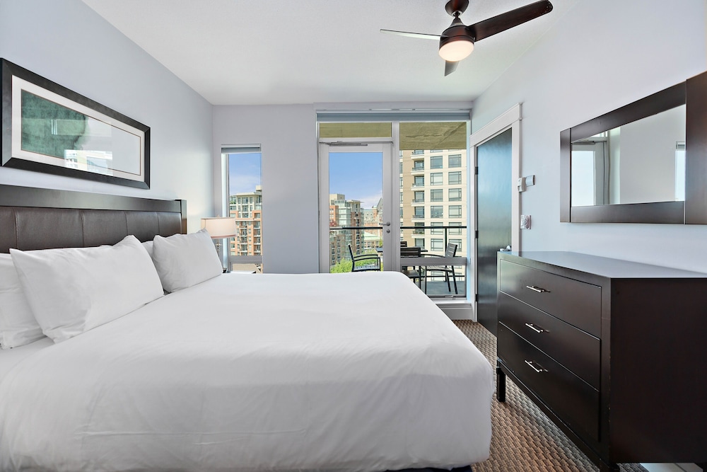 Suite, 1 Bedroom (Preferred View) photo 1