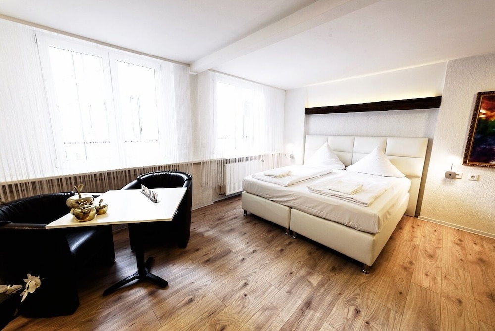 Studio (Haus Burgchaussee - Stadt-Apartment) photo 1