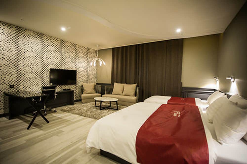 Suite (Twin) photo 3