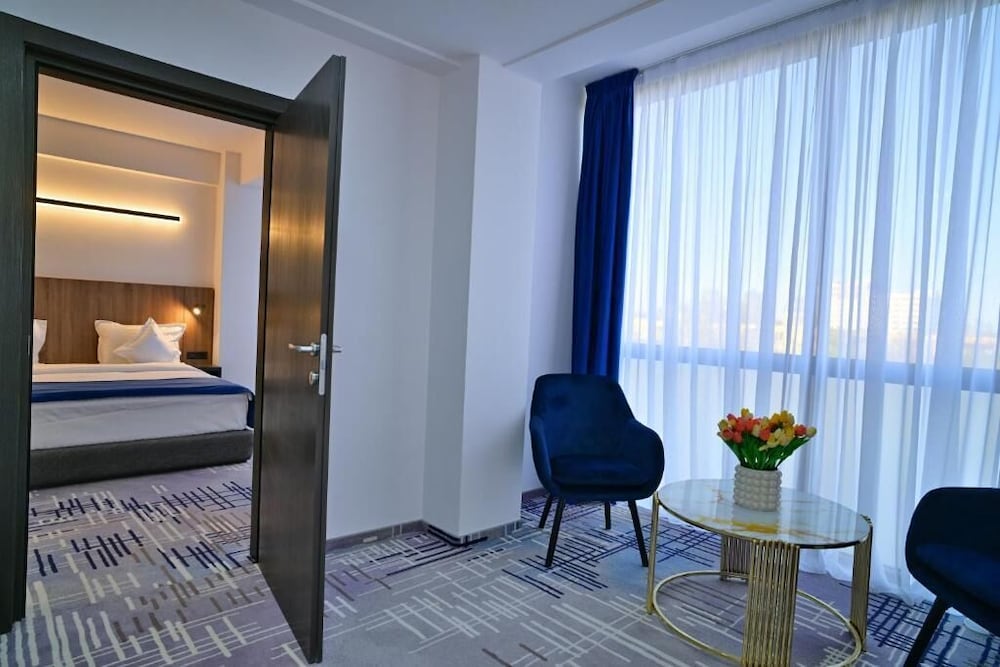 Deluxe Studio Suite photo 2