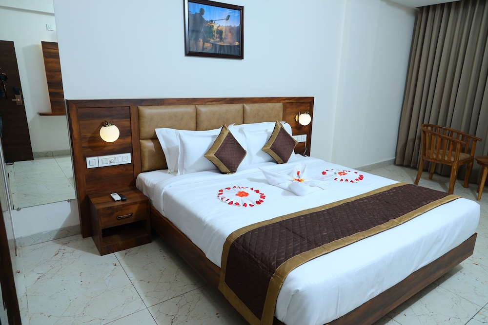 Deluxe Room - Photo 12