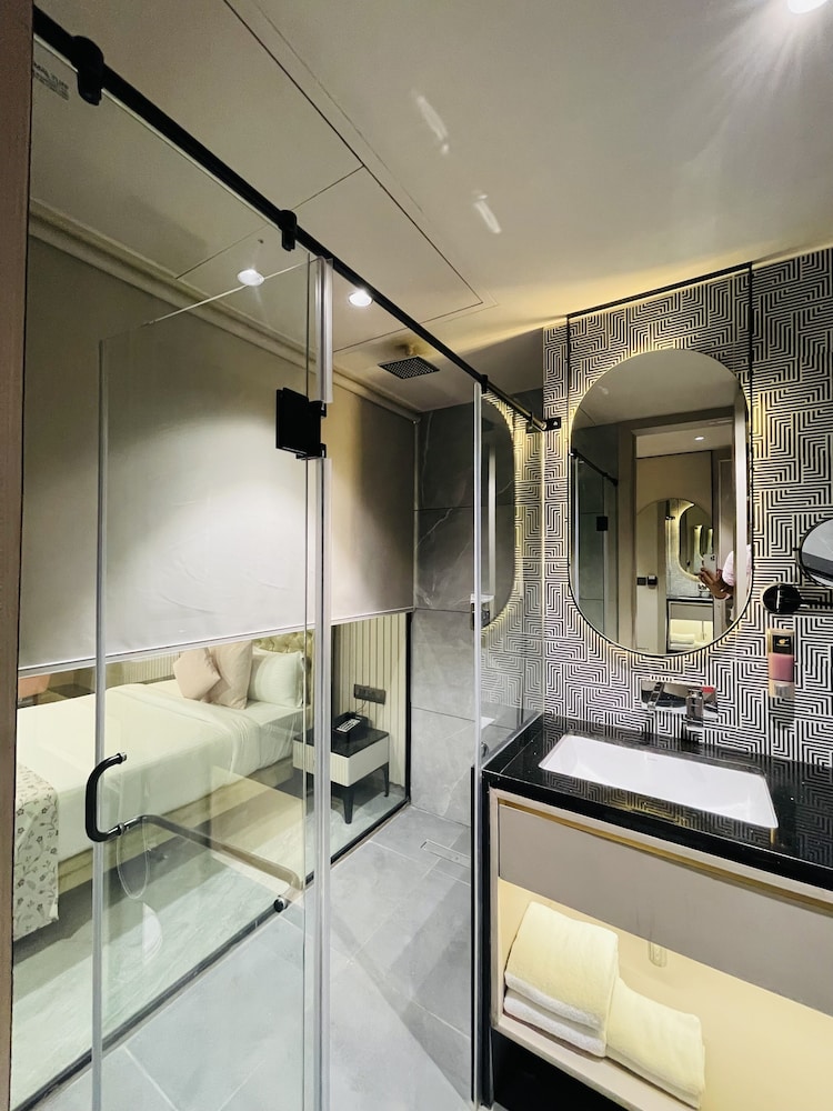 Deluxe Twin Room photo 2