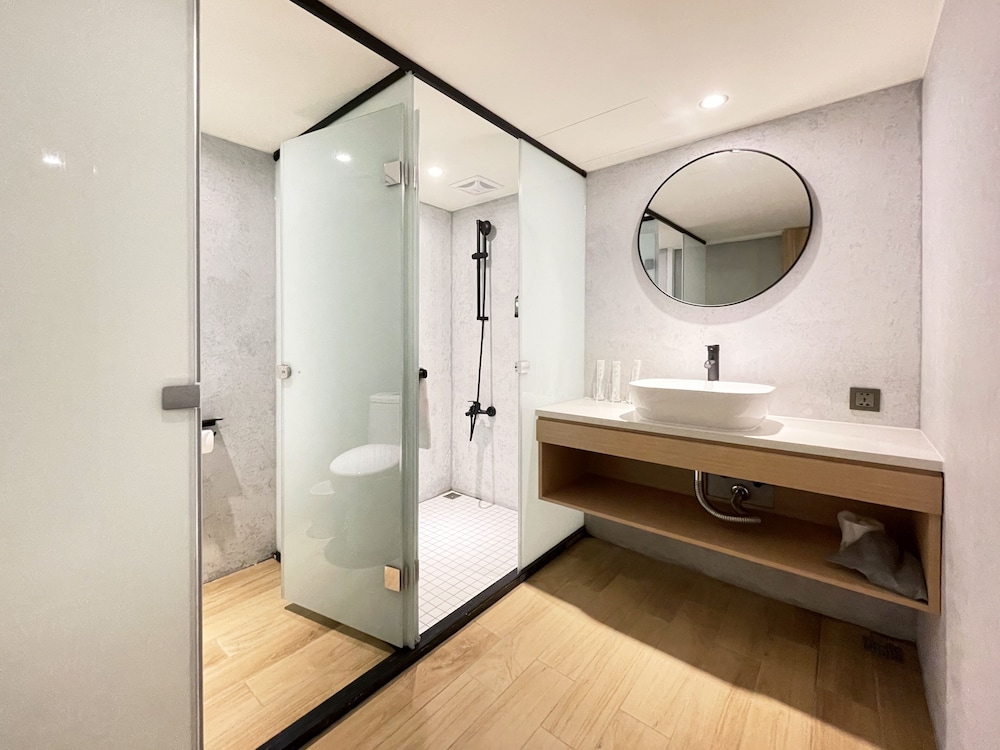 Economy Triple Room - Photo 6