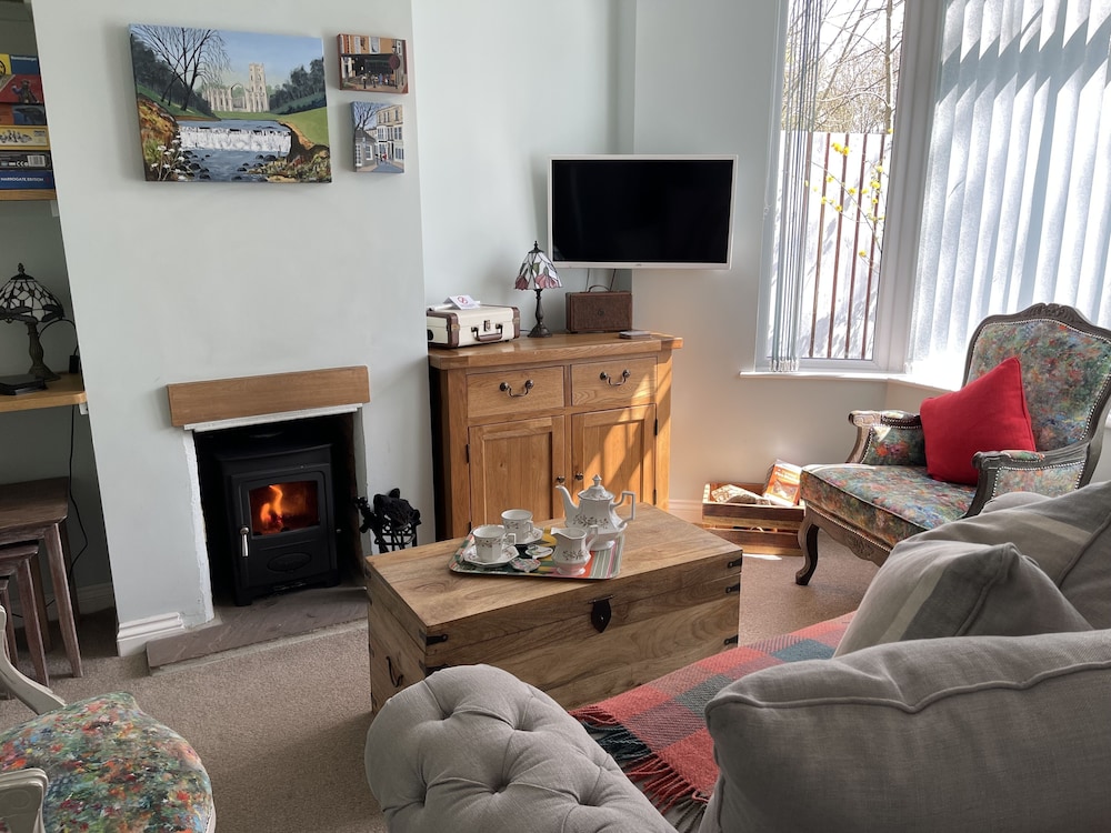 Artists' Cottage photo 2
