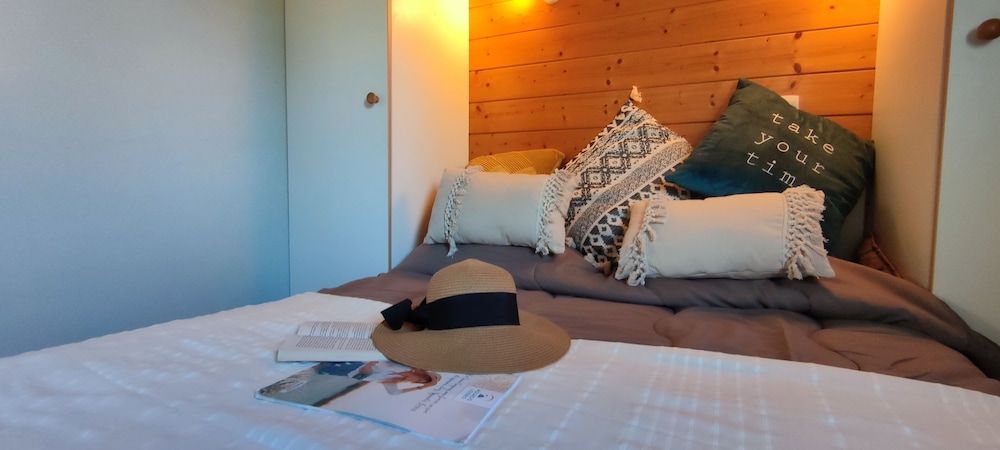 Traditional Chalet, 2 Bedrooms (4/5) photo 1