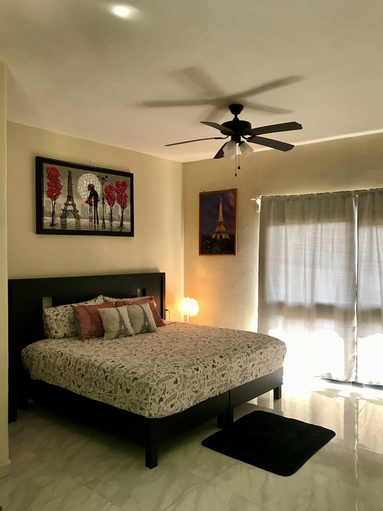 Deluxe Room (Paris)