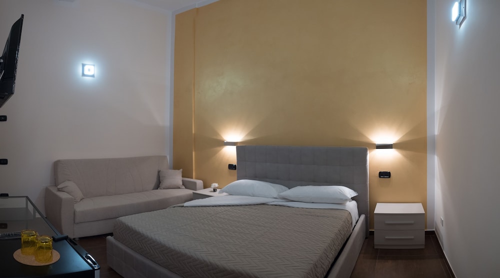Deluxe Room, 1 Queen Bed With Sofa Bed, Terrace (Golden)