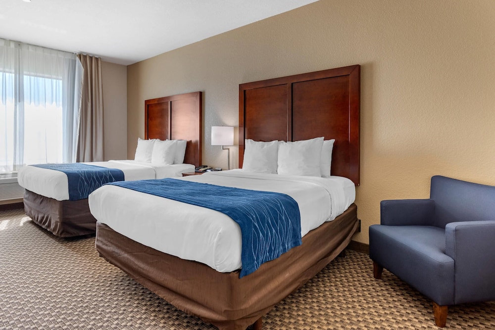 Room, 2 Queen Beds, Accessible, Non Smoking - Photo 1