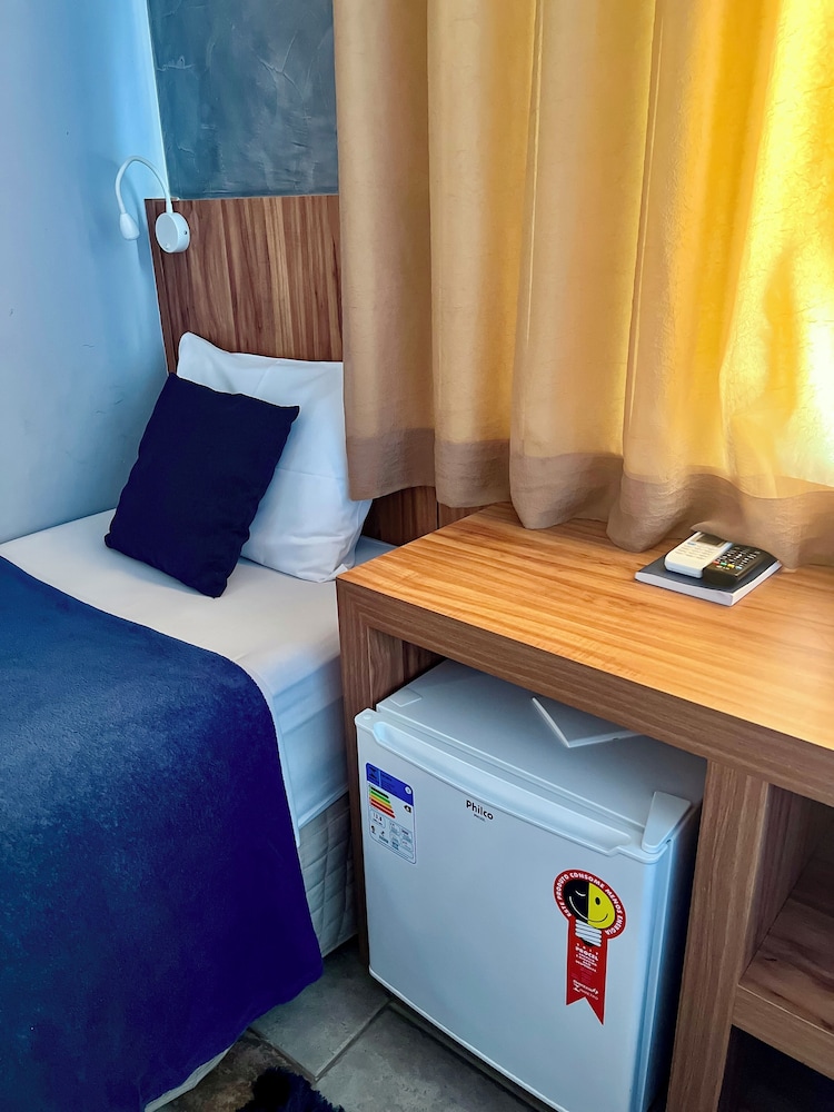 Economy Twin Room photo 2