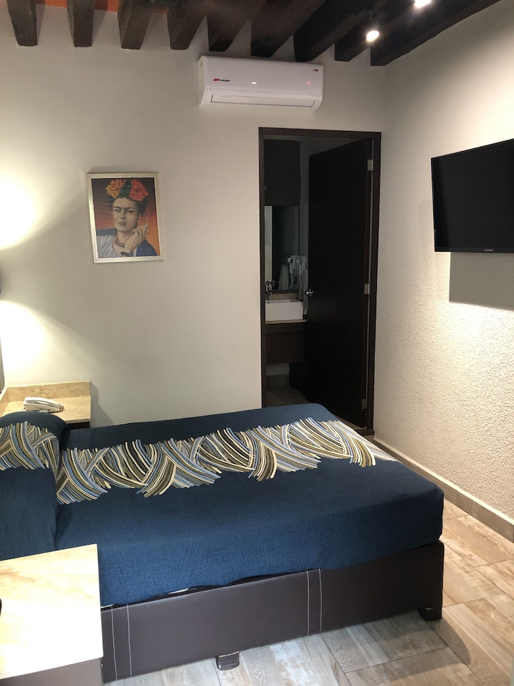 Single Room photo 2