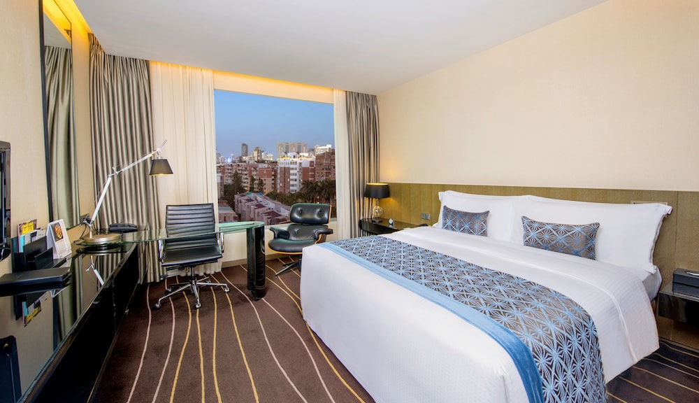 Continental Deluxe King Room - Photo 1