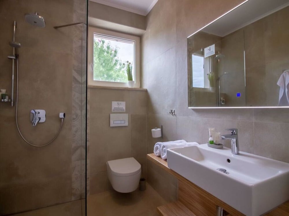 Villa photo 3