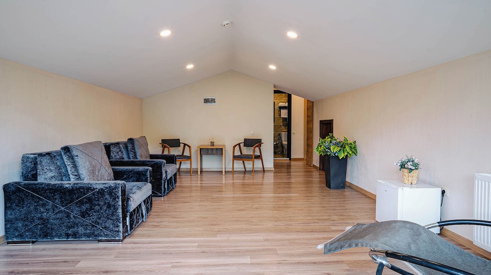 Suite - Photo 4