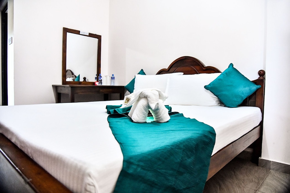 Standard Double Room, 1 Queen Bed, City View