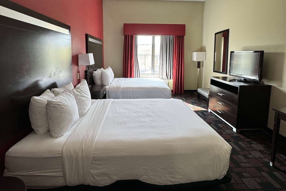 Room, 2 Queen Beds, Accessible, Non Smoking (Mobility Accessible) - Photo 1