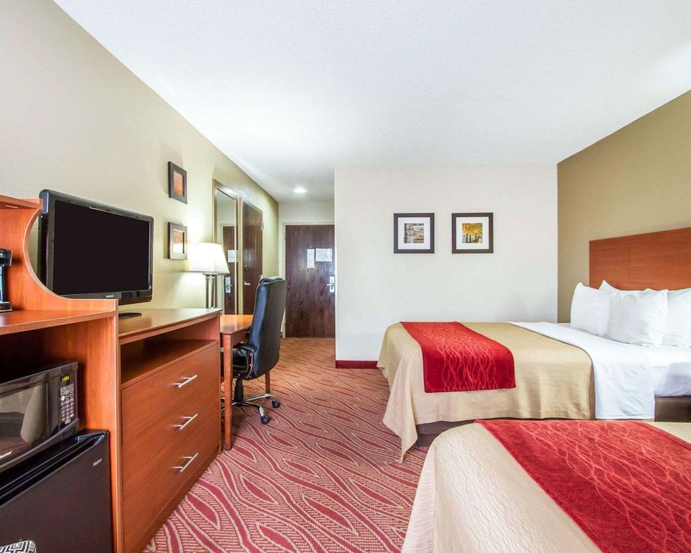 Standard Room, 2 Queen Beds, Non Smoking - Photo 3