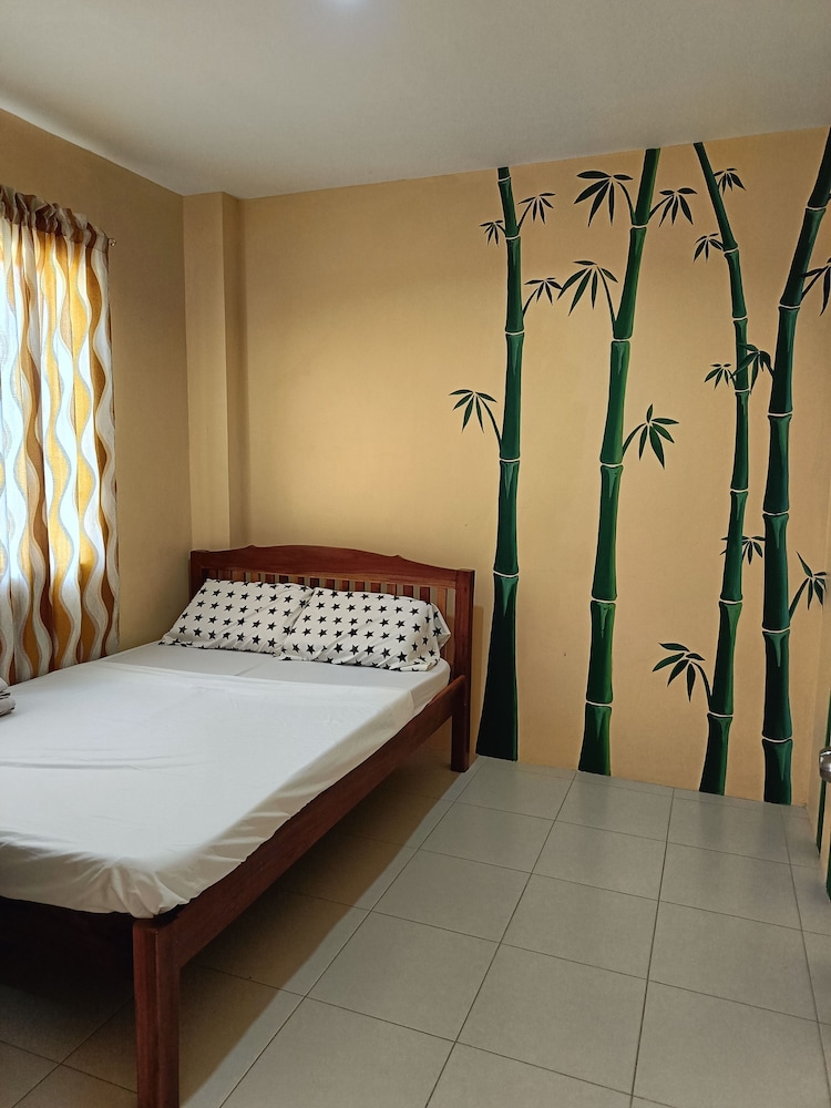Deluxe Room - Photo 3