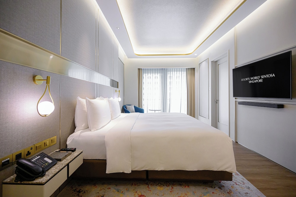 Deluxe Suite (Subject to 2 Double Beds or 1 KingBed) photo 3