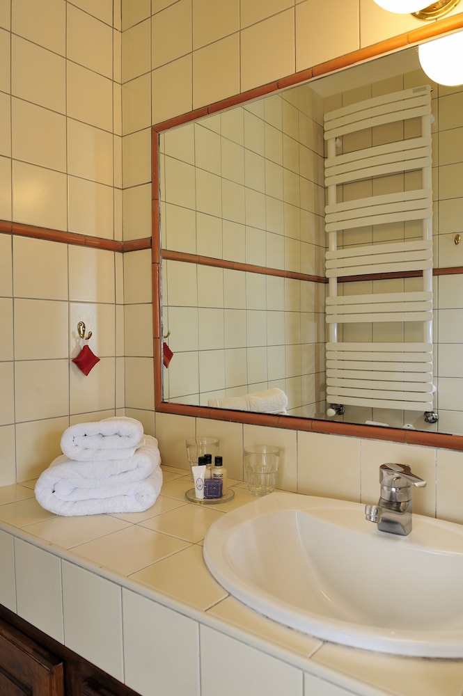 Standard Double Room Single Use (Small) - Photo 2