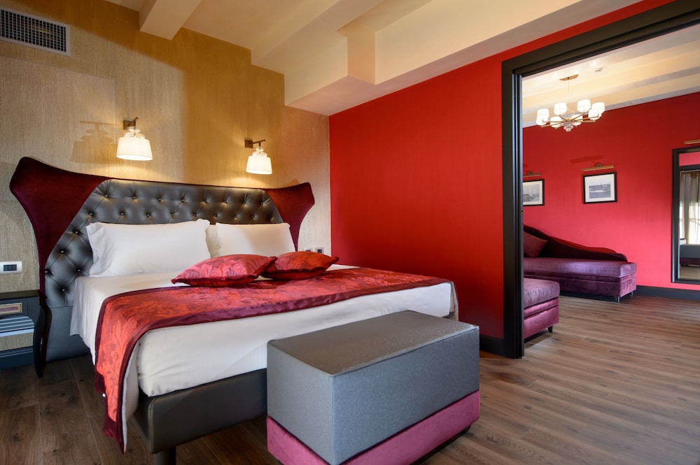 Suite, Canal View photo 1