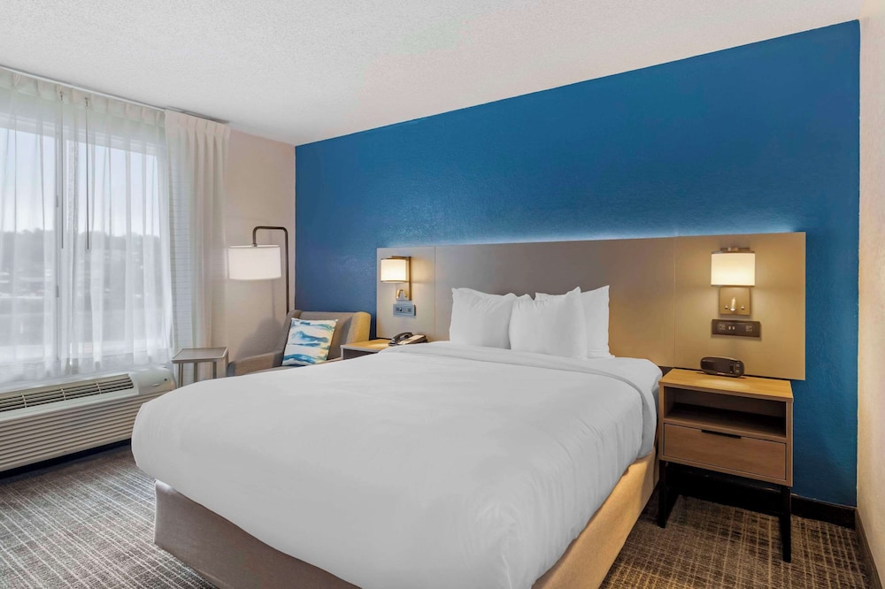 Room, 1 Queen Bed, Non Smoking, Bathtub (Bathtub) photo 2
