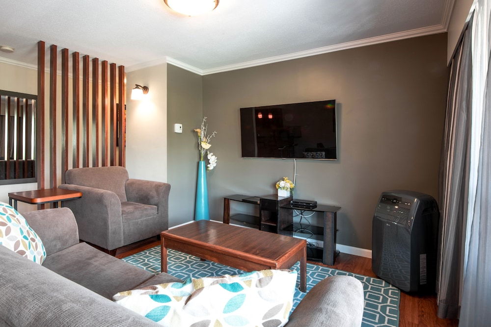 Executive Suite, 1 Bedroom, Kitchen, City View