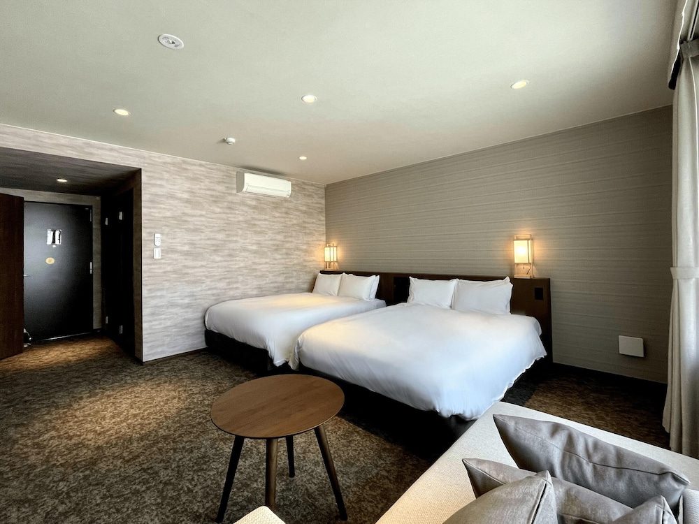 Deluxe Twin Room for 4 people, Non Smoking photo 2