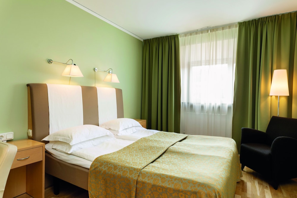 Standard Twin Room - Photo 1