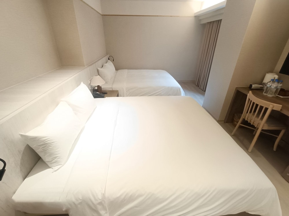 Classic Quadruple Room