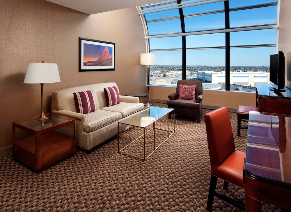Suite, 1 Bedroom - Photo 2
