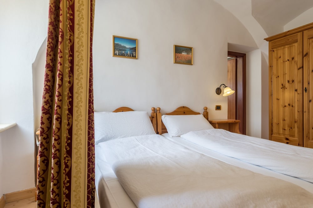 Standard Double Room - Photo 2