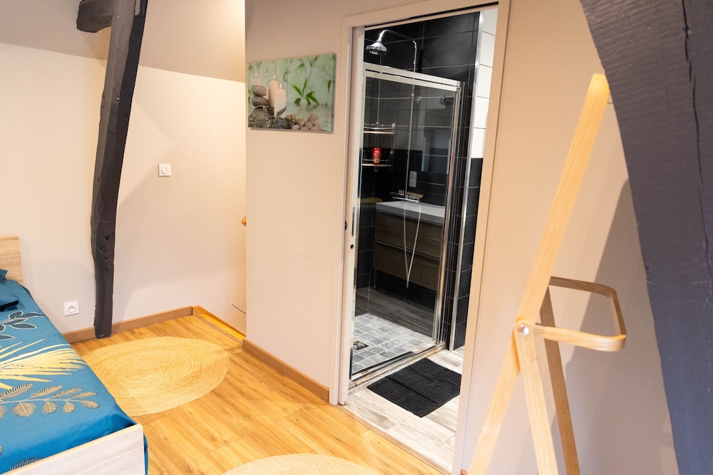 Basic Apartment, Private Bathroom (Un p'tit Coin de Paradis) - Photo 17