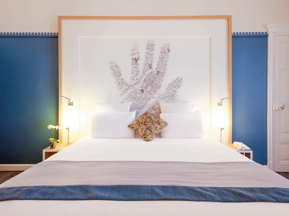 Privilege, Premium Room, 1 Queen Bed with Sofa bed photo 3