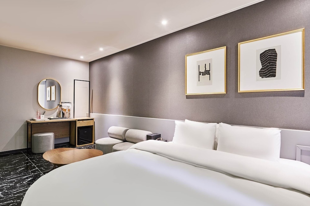 Suite (previously Pacific Hotel GimpoAirport)
