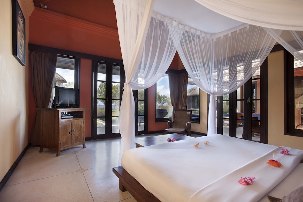 Pool Suite Ocean Front