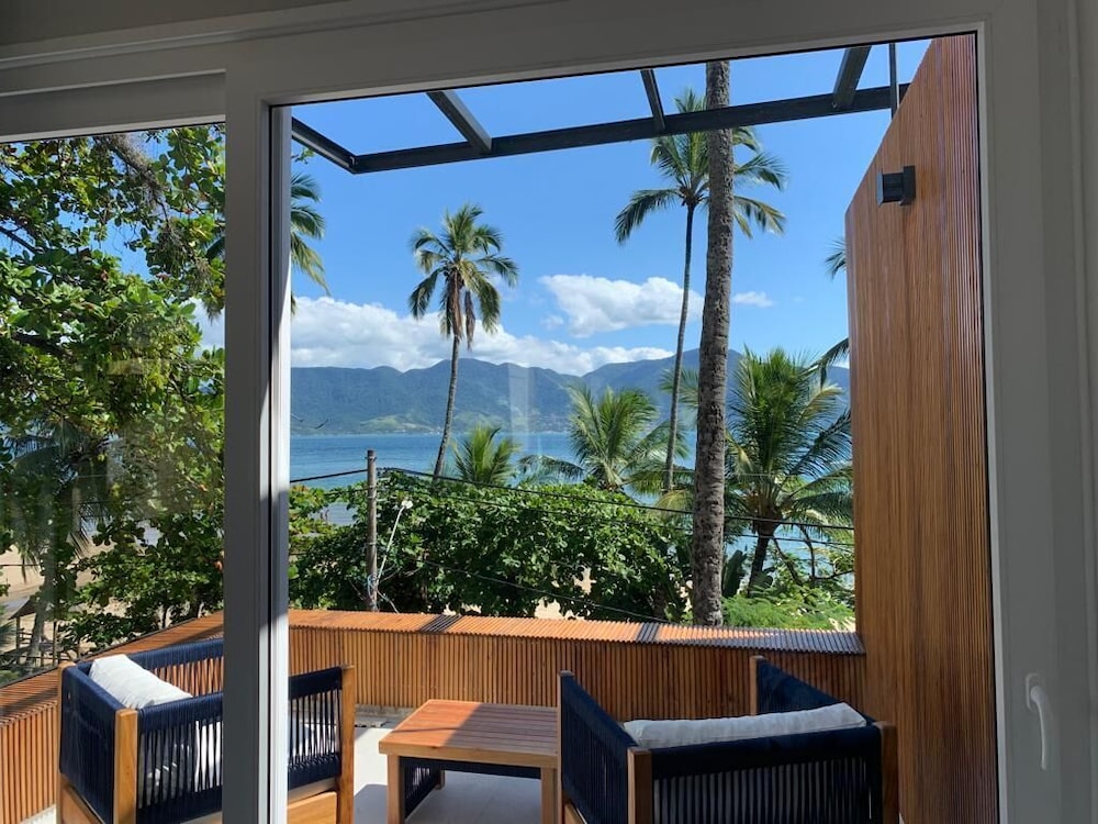 Premium Room, 1 King Bed, Sea View photo 3