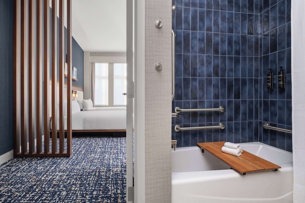 Room, 2 Queen Beds, Accessible, Corner (Mobility, Bathtub) - Photo 6