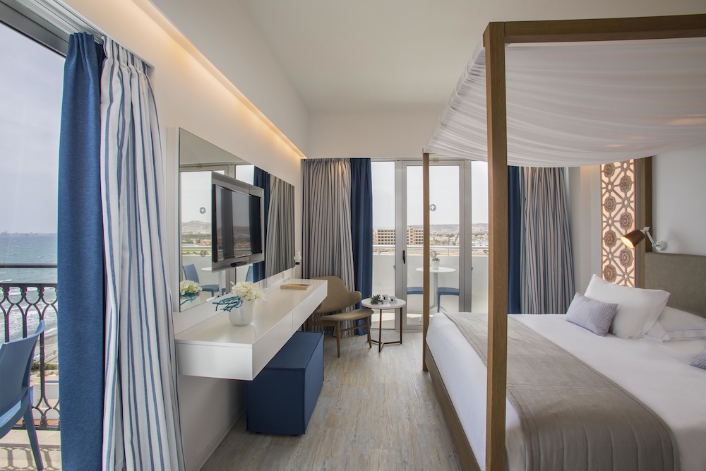 Premium Room, Sea View (Front) - Photo 1