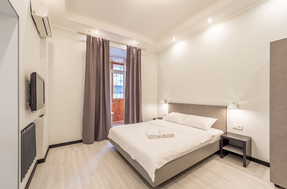Apartment with Balcony - M. Lysenka St, 3