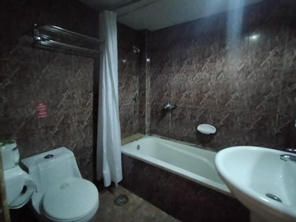 Executive Room - Photo 3