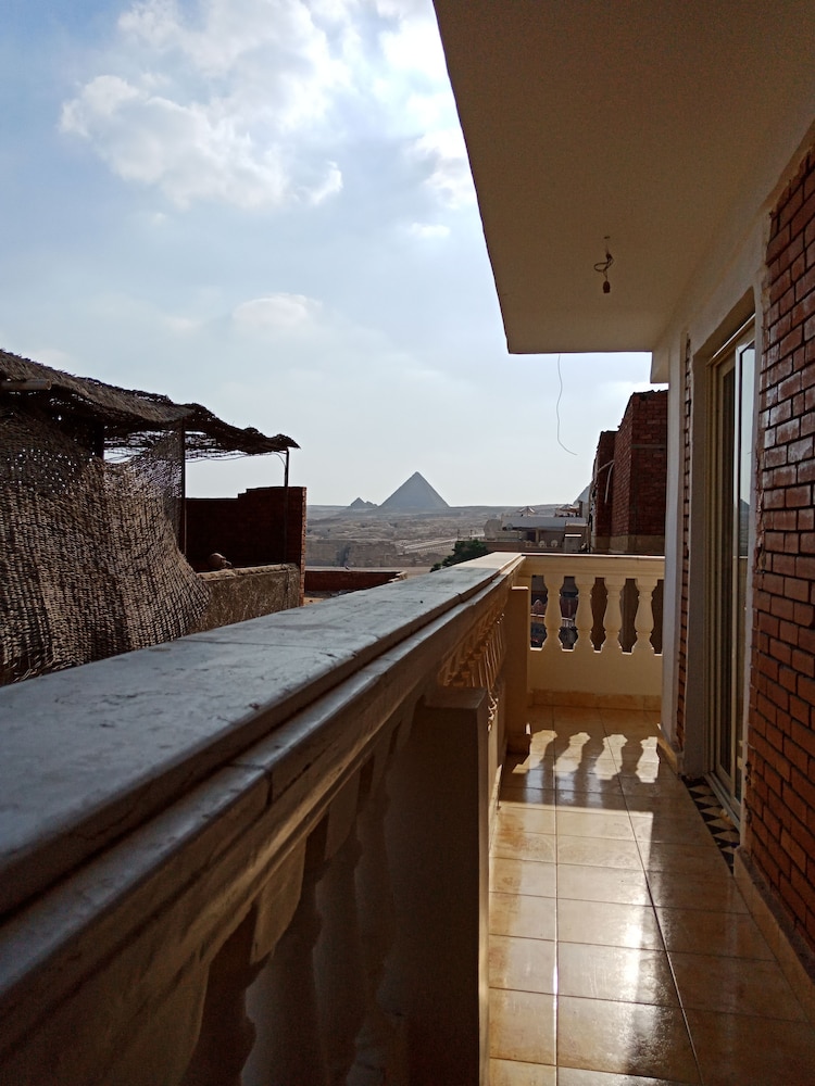 Twin Room With Pyramid View photo 3