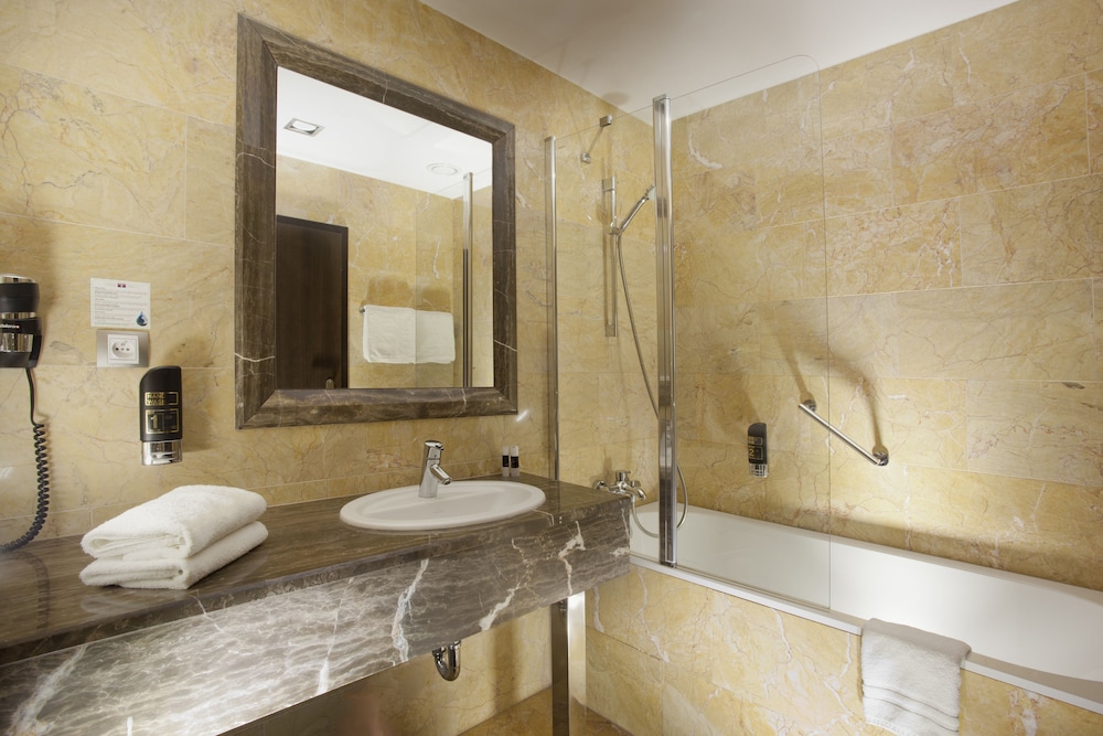 Classic Single Room, 1 Twin Bed thumbnail 5